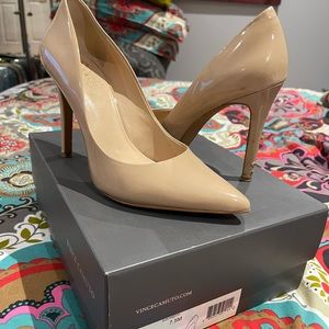 Vince Camuto, Beige shoes, size 7.5.